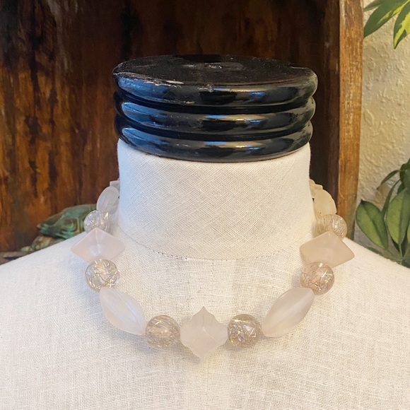 Vintage Pale Pastel Pink Silver Tinsel Translucent Frosted Bead Chunky Necklace - Picture 1 of 6